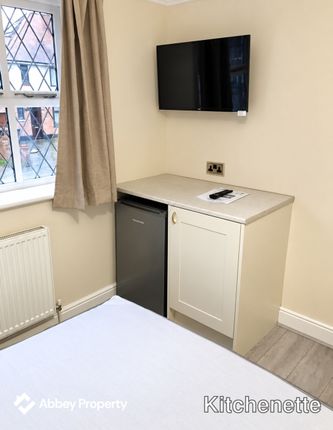 Room 3 Wardown Crescent, Luton photo 3