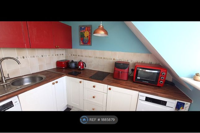 Crescent Road, Caterham photo 5