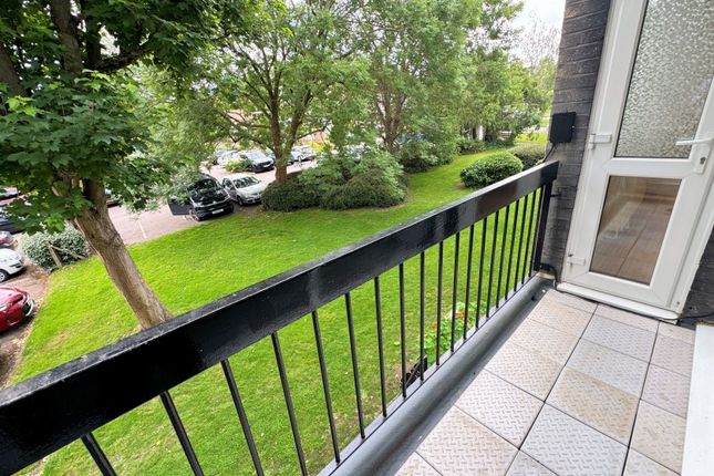 Flat 68 Ashbourne Court, Ashbourne Close, London photo 2