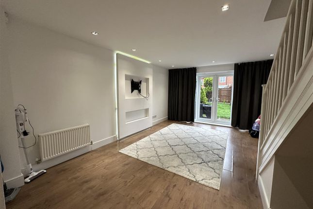 10, Amesbury Road, Slough photo 2