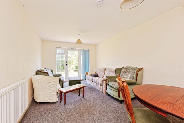2, Harkness Drive, Canterbury photo 2