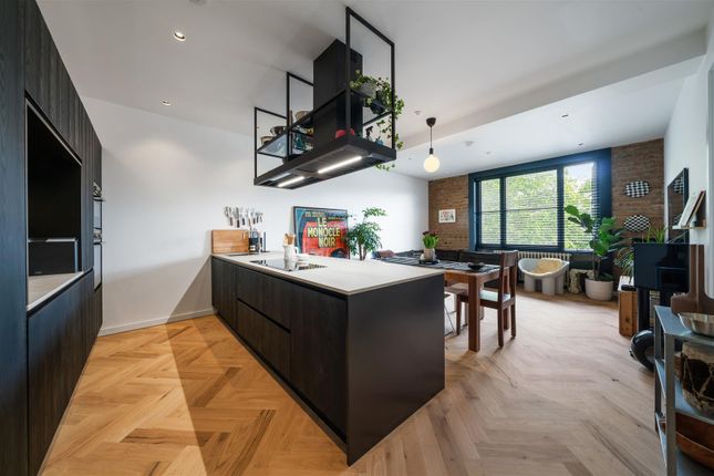 Flat for sale in Belsize Park Gardens, Belsize Park, London