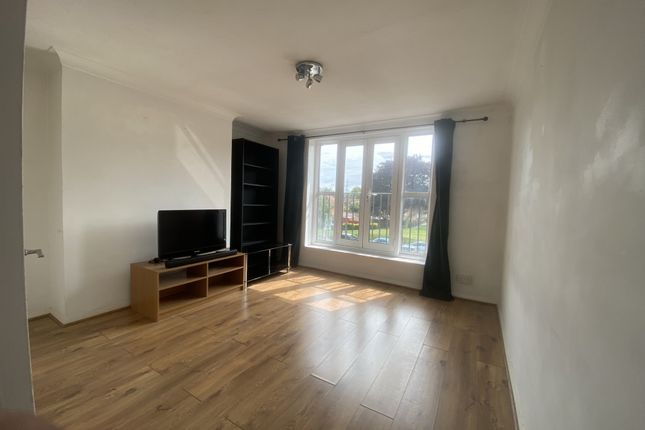 Thumbnail Flat to rent in Lilleshall Road, Morden
