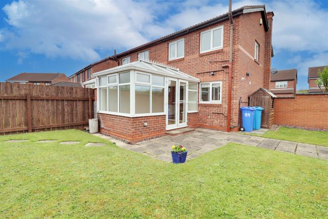 Semi-detached house for sale in Maplewood Avenue, Hull