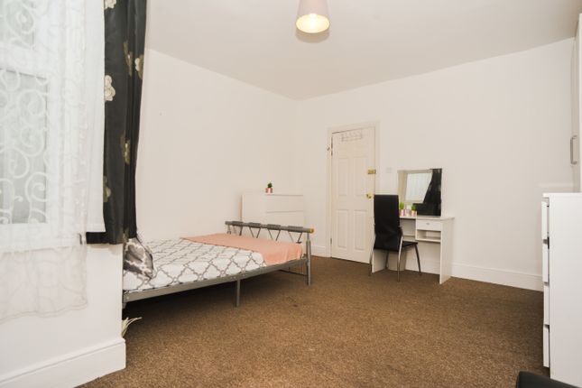 ROOM A, 351 Prince Regent Lane,London,E16 3JL, London photo 5