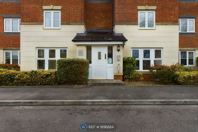 Flat to rent in Martingale Chase, Newbury