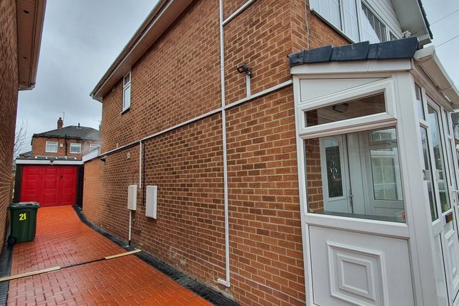 21, Green Hill Chase, Leeds photo 3