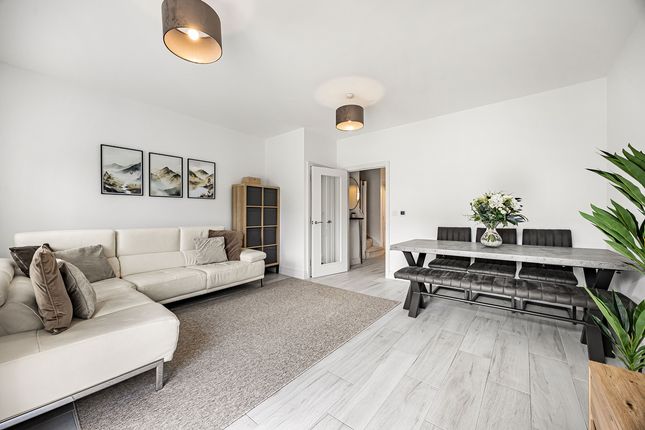 20, Field Maple Gardens, High Wycombe photo 4