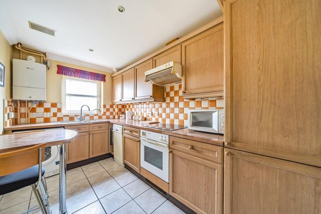 Flat for sale in Woking, Surrey