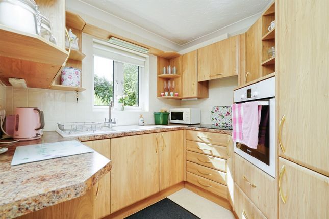 Flat 8, London Court, 9-13, London Road, Oxford photo 3