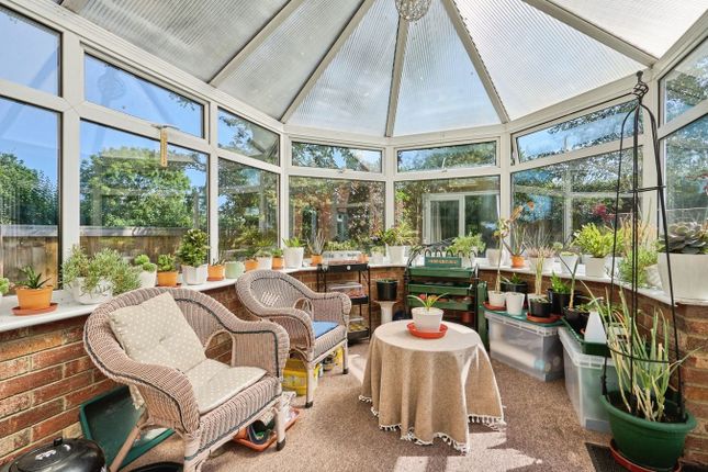 12, The Boltons, Ryde photo 4