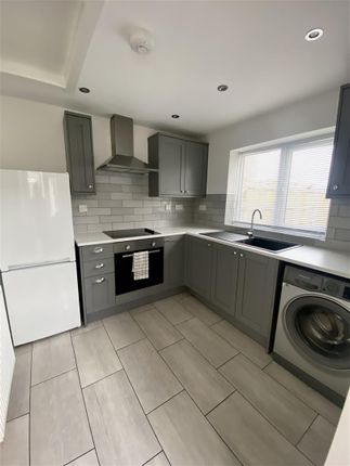 Terraced house to rent in Wrexham Road, Marchwiel, Wrexham