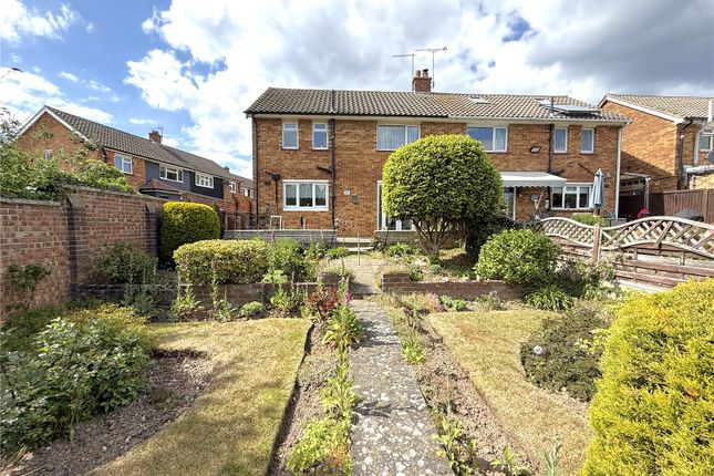 15, Cabborns Crescent, Essex photo 3