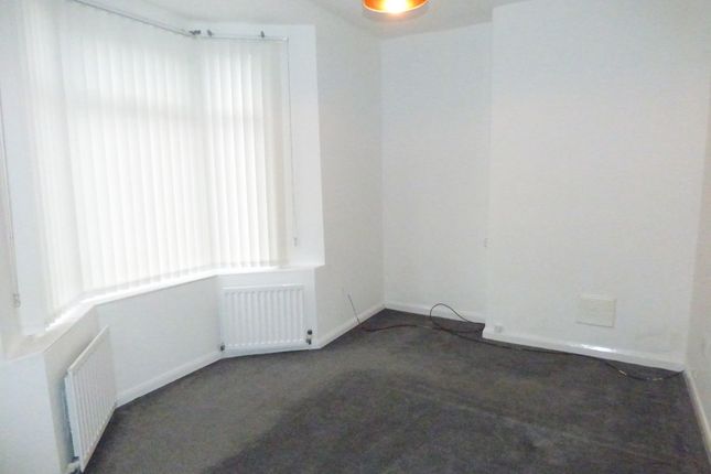 Thumbnail Flat to rent in Warwick Street, Heaton, Newcastle Upon Tyne