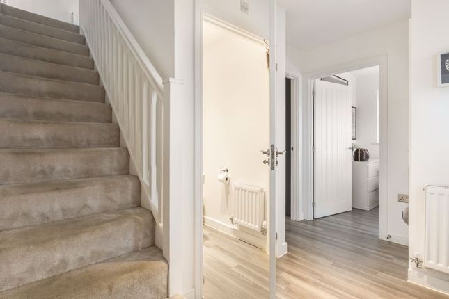 32, Elizabeth Gardens, Goffs Oak photo 2