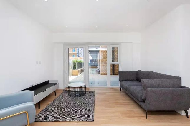 Thumbnail Flat to rent in Beaufort Square, London