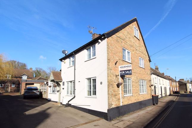 Thumbnail Cottage for sale in Station Road, Toddington, Dunstable