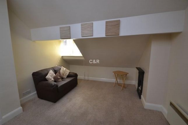 12b, Warwick Road, Trafford, Manchester photo 2