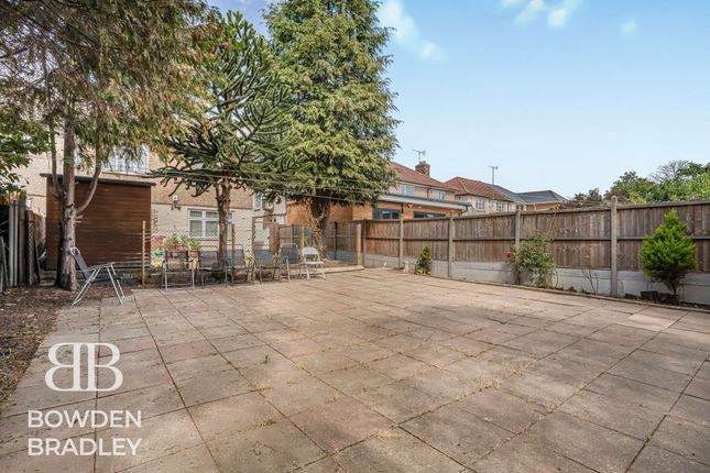 86a Gaysham Avenue, Ilford photo 3