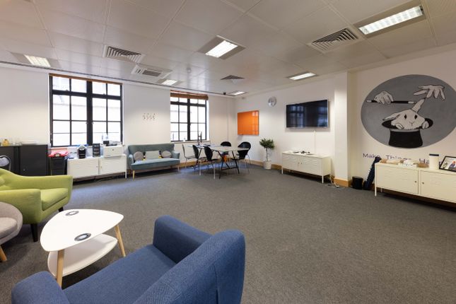 Office to let in West Tenter Street, London