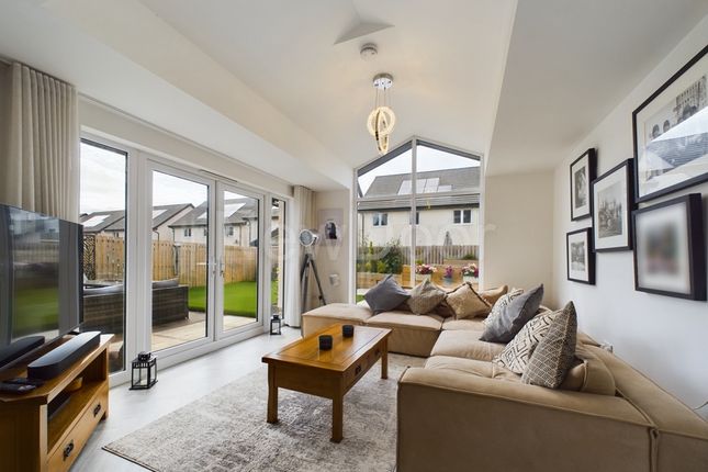 18, Abington Circle, Bishopton photo 3