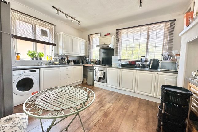 57b, Terminus Avenue, Bexhill-on-Sea photo 3