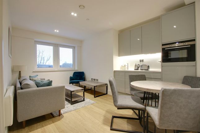 72, Pinnacle House, Kings Langley photo 2