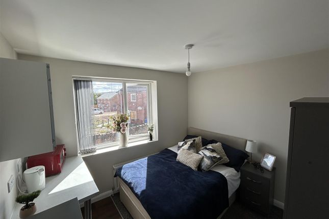 Room 4, 66, Victoria Street, Mansfield photo 3