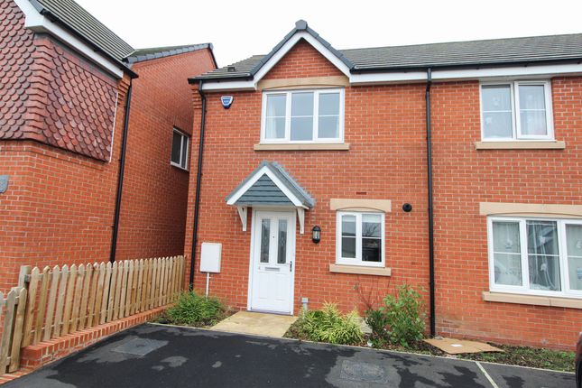 Town house to rent in Rugby Drive, Chesterfield