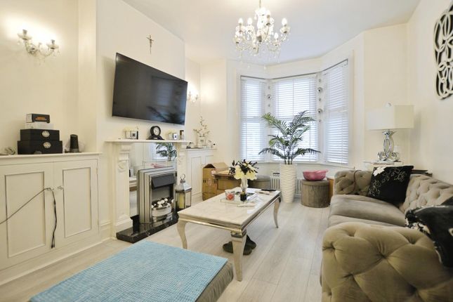 14, Brampton Road, London photo 3