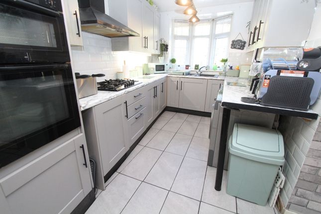 16, Lodge Crescent, Dudley photo 4