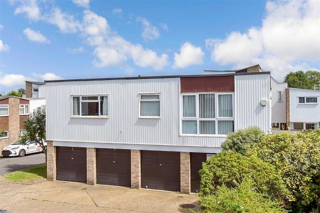 Thumbnail Maisonette for sale in Kempton Walk, Shirley, Croydon, Surrey