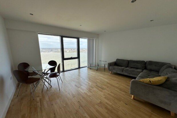 Flat to rent in Princes Parade, Liverpool