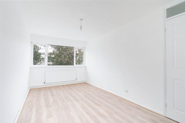 41, Belvoir Close, London photo 4