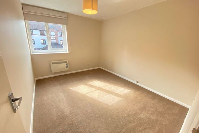 153, Wordsworth Mead, Redhill photo 5