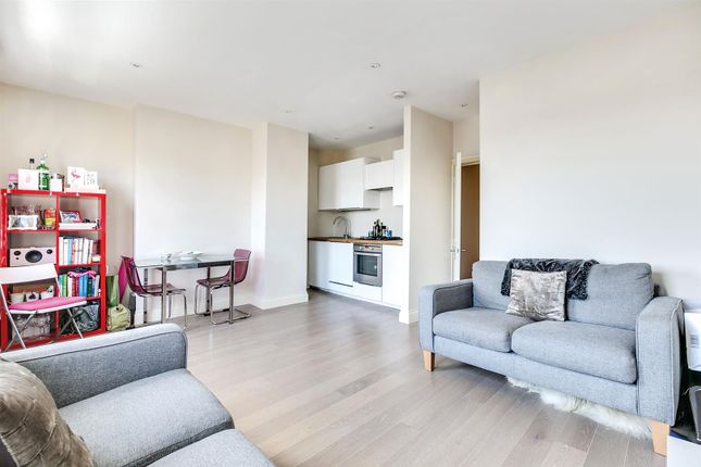 Thumbnail Flat to rent in Munster Road, London