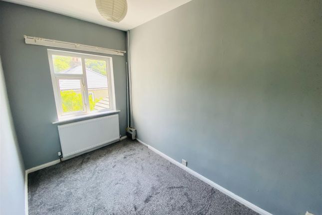 48a, Gaisby Lane, Shipley photo 5