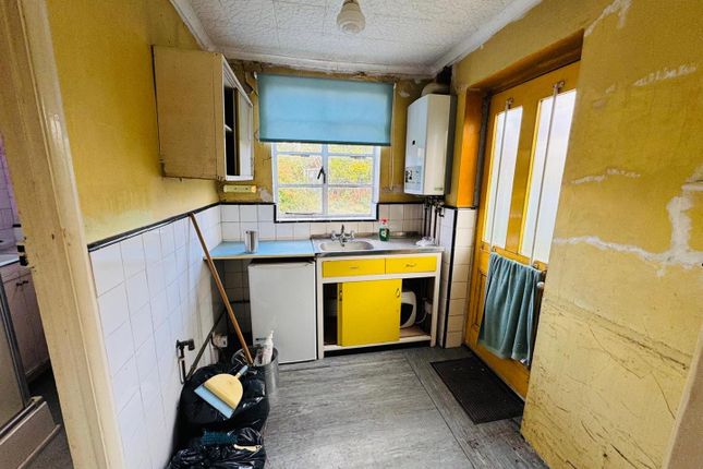 Kingston Avenue, Feltham photo 5