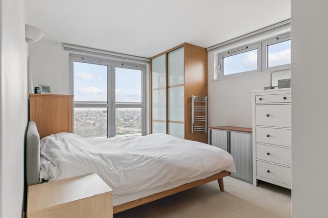 Flat Flat 22, 4, Balmes Road, London photo 4