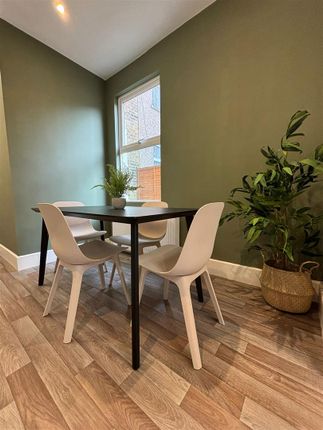 Room 2, 20 Albany Avenue, Westcliff-On-Sea photo 5