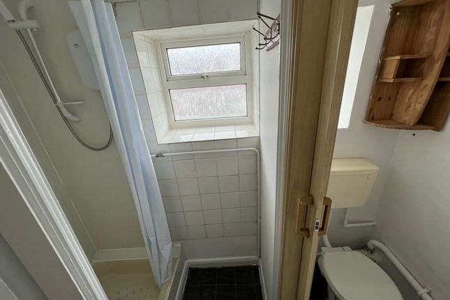 84 Derby Road, Southampton photo 4