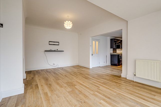 33, Thames Drive, Leigh-on-sea photo 4