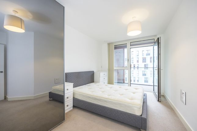 Flat to rent in Cable Walk, London