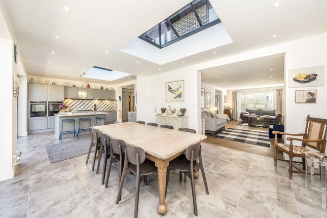 159, Gibsons Hill, London photo 4