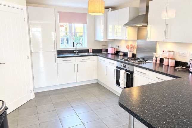 5, Nightingale Close, North Yorkshire photo 2