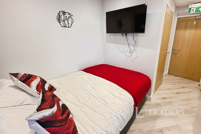 Room 4, 4, Walton Grove, Grimsby photo 5