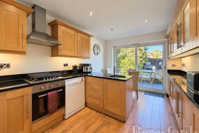 7, Great Nelmes Chase, Hornchurch photo 3