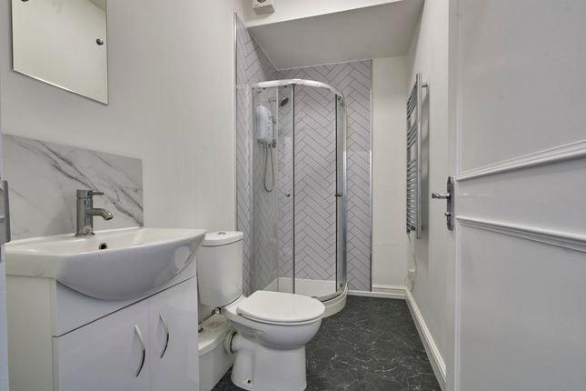 139 Cowick Street, Exeter photo 3