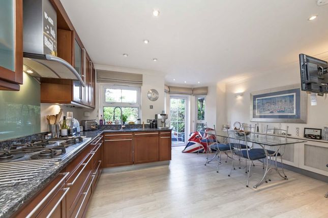 37, Malthouse Drive, London photo 2