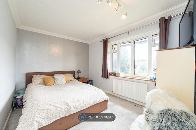 Horsecroft, Banstead photo 5